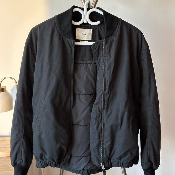 Aritzia TNA Black Bomber Jacket Size XS Excellent Condition - Picture 1 of 3